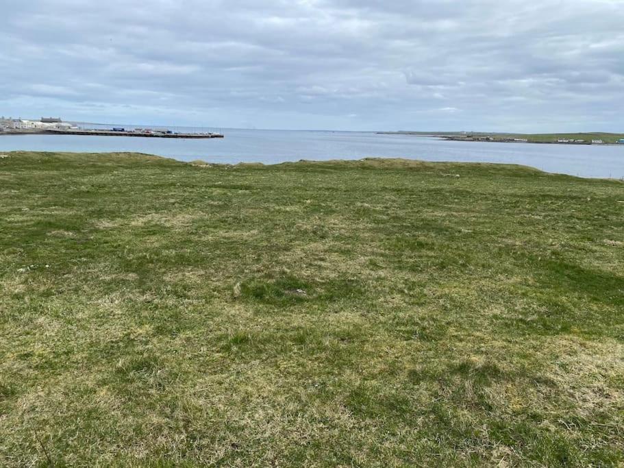 2 Bedroom House Overlooking Pierowall Bay, Westray Exterior foto