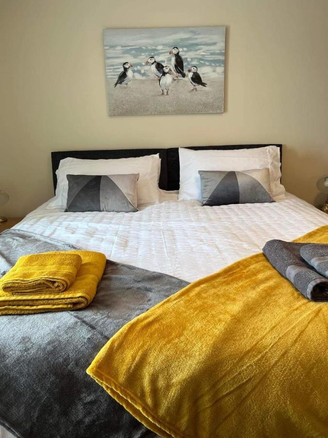 2 Bedroom House Overlooking Pierowall Bay, Westray Exterior foto