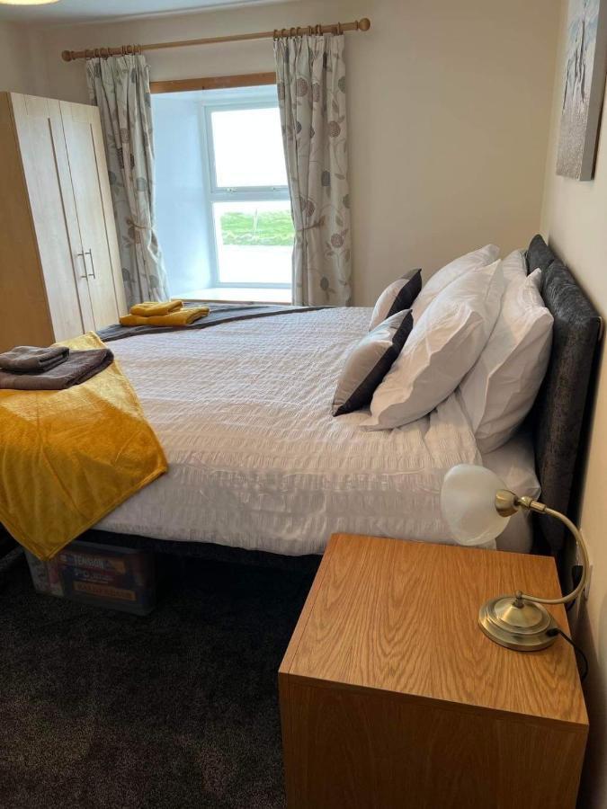 2 Bedroom House Overlooking Pierowall Bay, Westray Exterior foto