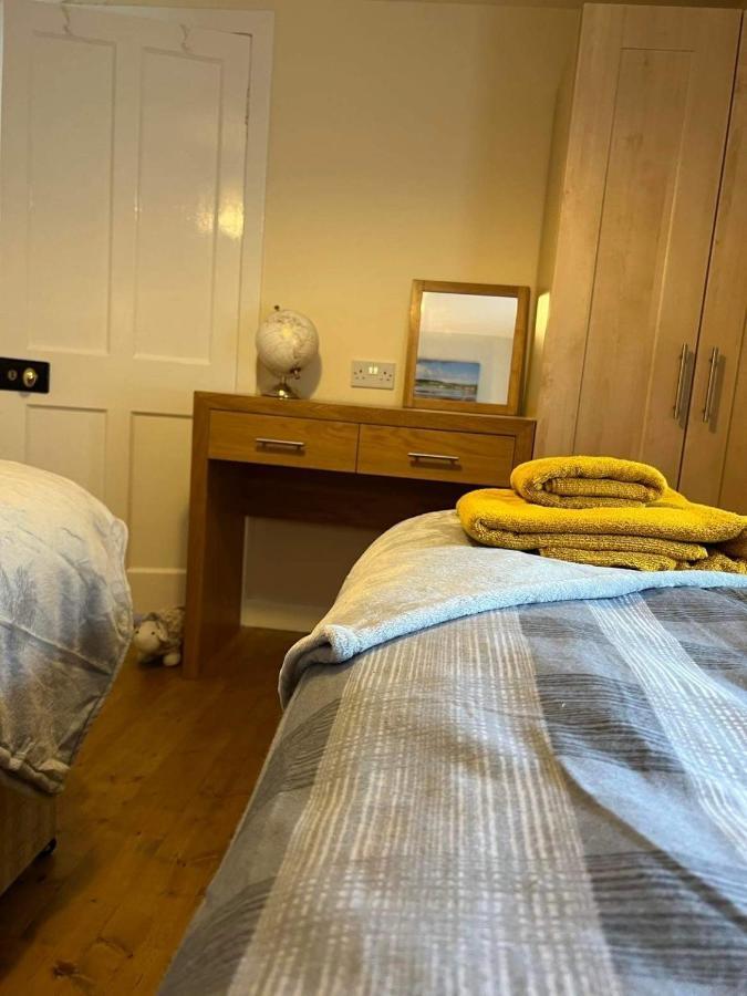 2 Bedroom House Overlooking Pierowall Bay, Westray Exterior foto