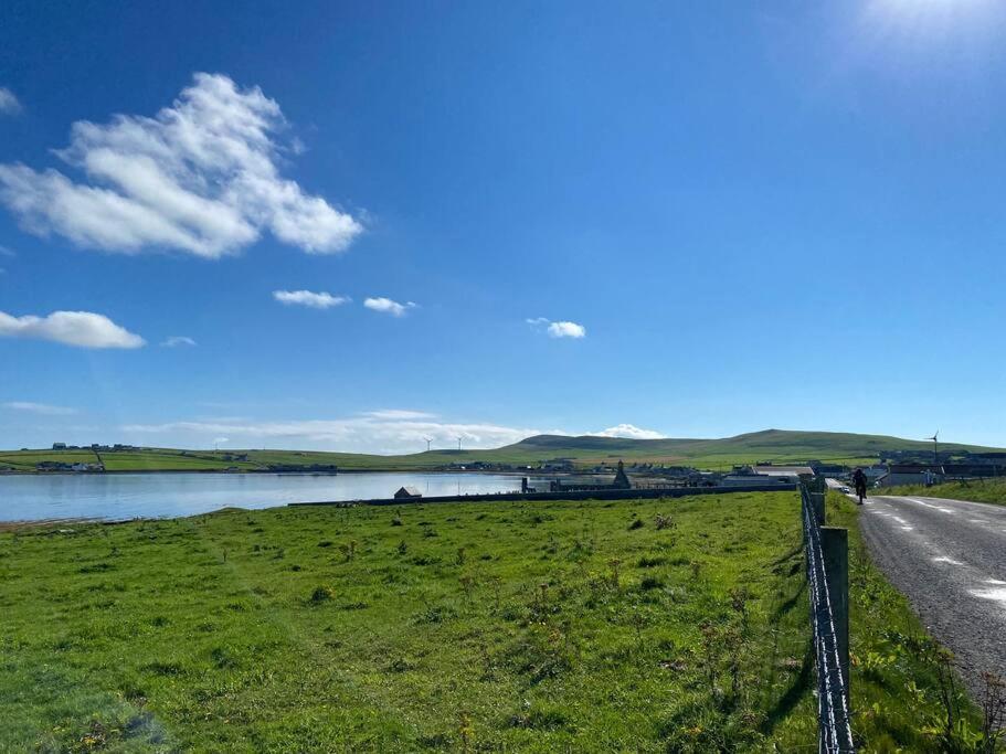 2 Bedroom House Overlooking Pierowall Bay, Westray Exterior foto